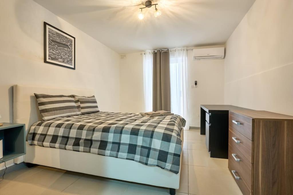 Urban Front - Walking Distance From Paceville And St George Bay Beach Is-Swieqi Exteriér fotografie