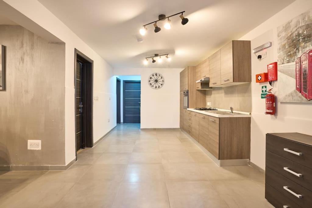 Urban Front - Walking Distance From Paceville And St George Bay Beach Is-Swieqi Exteriér fotografie